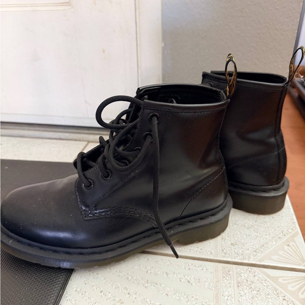 Dr. Marten Black Lace-Up Ankle Boots